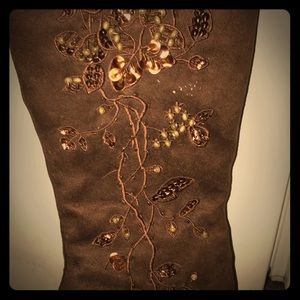 Saucy brown embellished sude stilettos heel boots